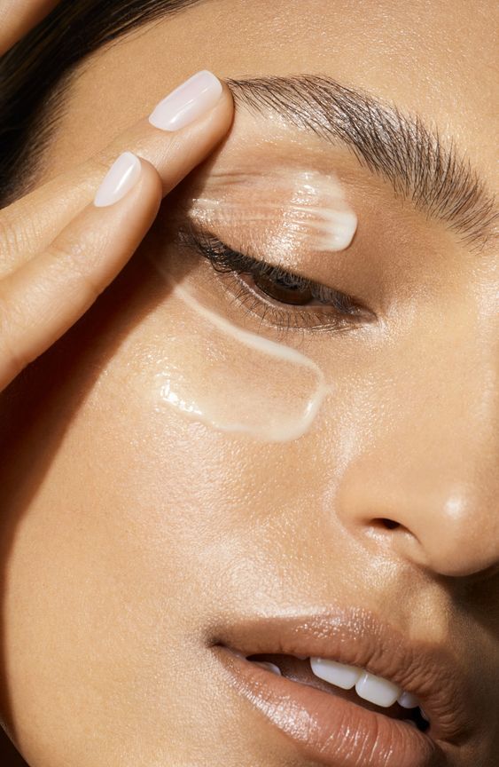 TRATAMIENTO ESPECIAL OJOS Y PESTAÑAS