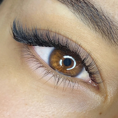 Extensiones Pestañas 8D Retoque