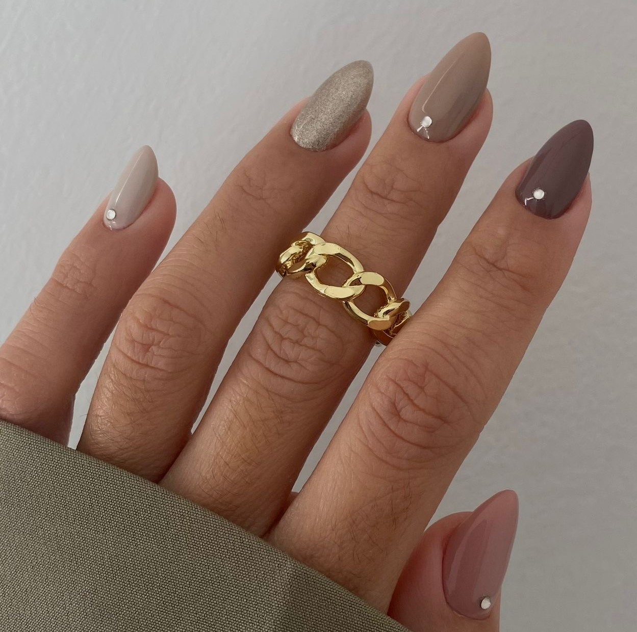 MANICURA Y PEDICURA