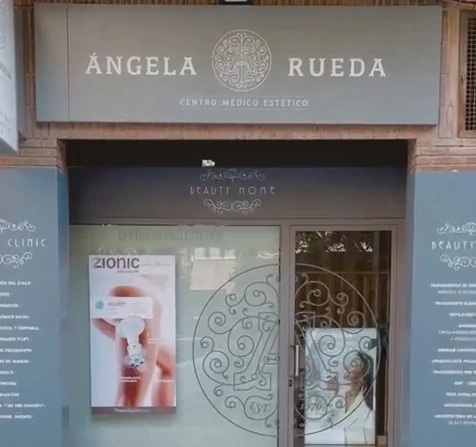 Contacta con Ángela Rueda