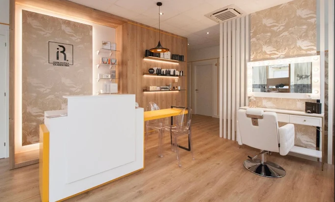 Contacta con Nombre Comercial Cliente