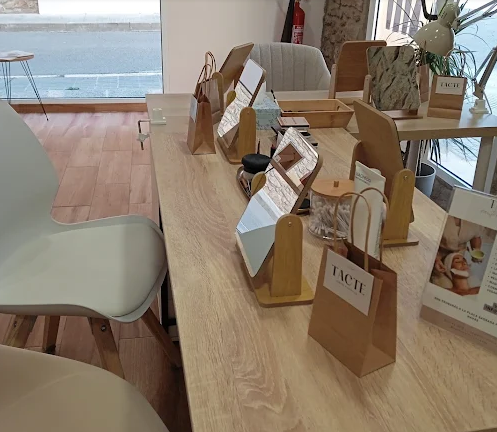 Contacta con Tacte Estètica