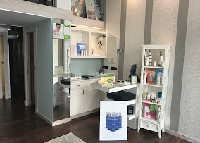 Contacta con Yasmina Villamel Centro de Estética