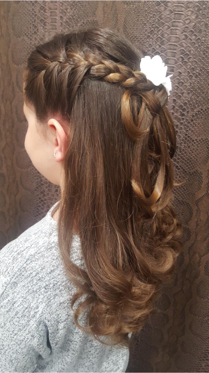 Trenzado Lateral: Dulzura y detalle