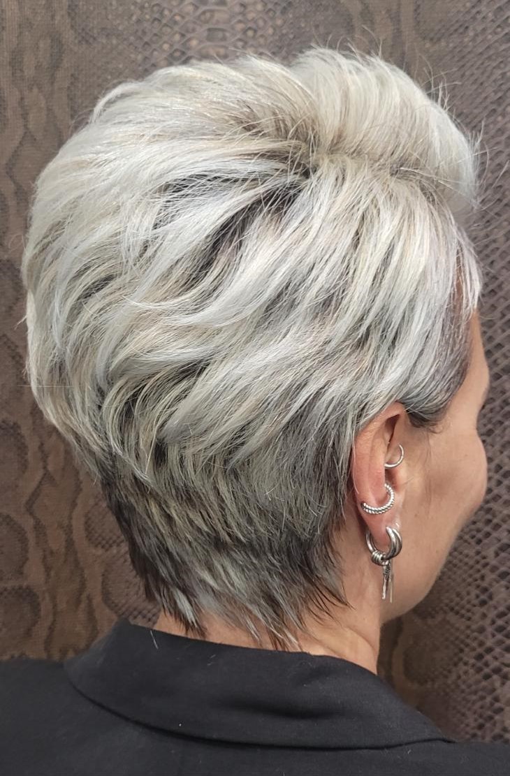 Rubio Ceniza: Corte con carácter