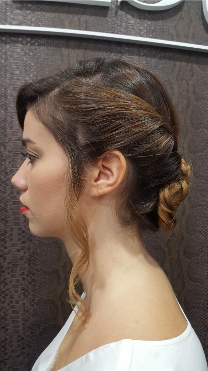 Perfil pulido con ondas frontales.